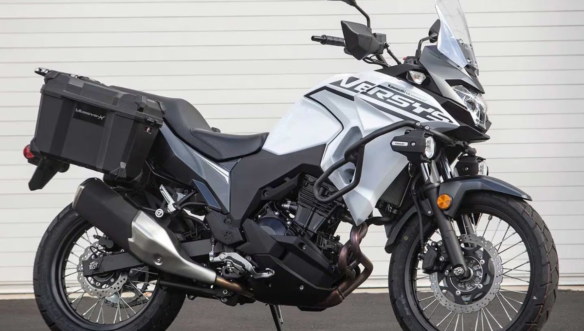 Kawasaki Versys-X 300: दमदार लुक और 296cc इंजन के साथ आई यह बाइक, Royal Enfield को दे रही सीधी टक्कर