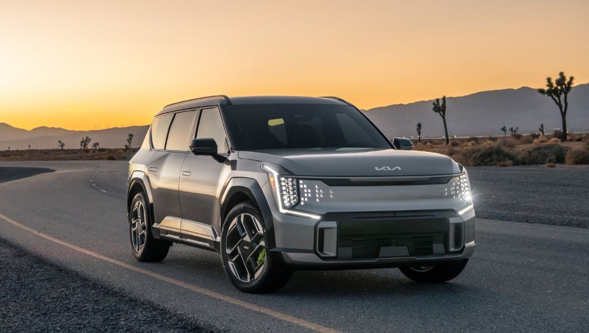 Kia EV9: 491km रेंज, नई स्टाइल और ₹62 लाख की कीमत में मार्केट में सबसे अलग