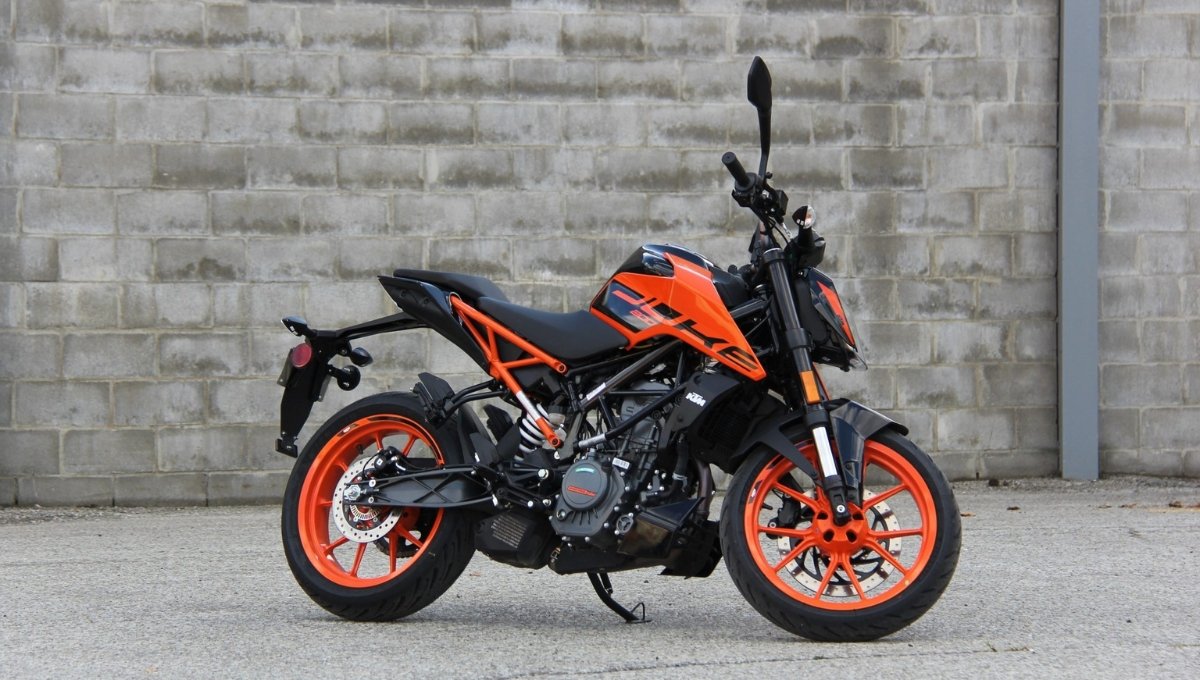 KTM 200 Duke: 200cc सेगमेंट की सबसे दमदार और दिल को छू जाने वाली स्पोर्ट्स बाइक