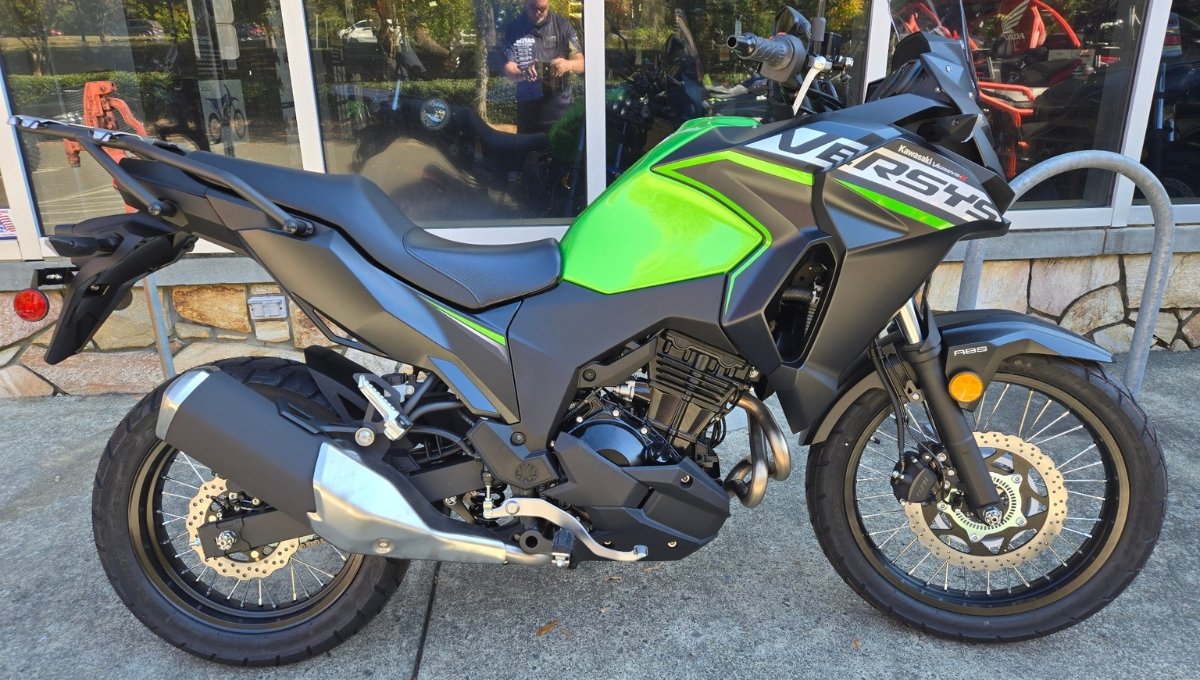 Kawasaki Versys-X 300: दमदार लुक और 296cc इंजन के साथ आई यह बाइक, Royal Enfield को दे रही सीधी टक्कर