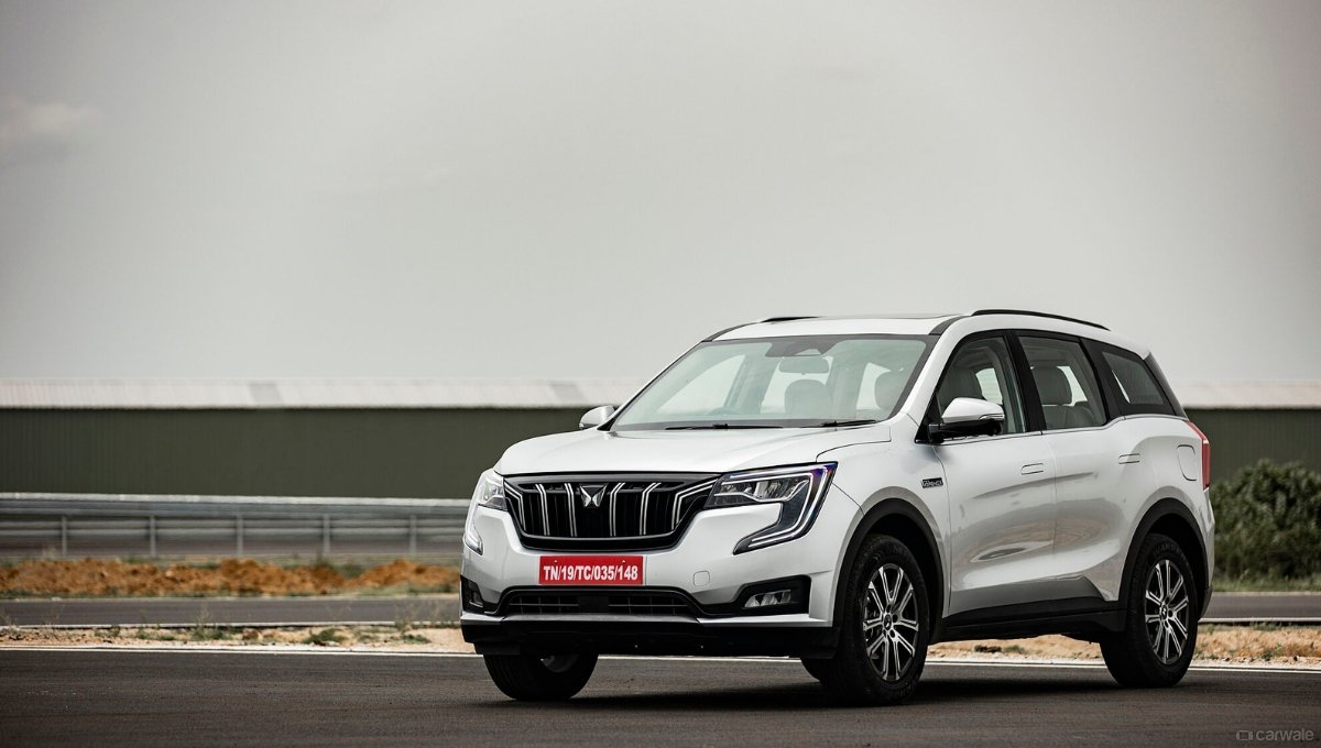 Mahindra XUV 700: 16 लाख की कीमत में मिल रही है लग्जरी इंटीरियर वाली शानदार SUV