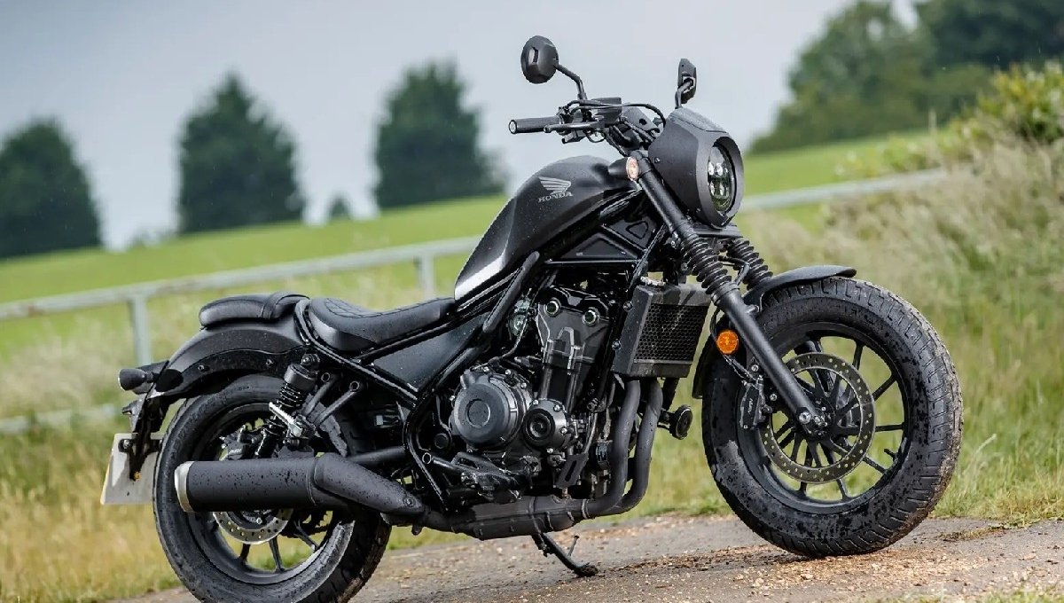 Honda Rebel 500: ₹5.12 लाख की इस क्रूजर बाइक में मिलेगा 27kmpl माइलेज और 471cc का दमदार इंजन