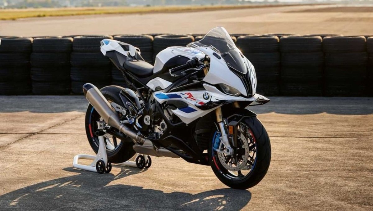 BMW S1000 RR: सिर्फ ₹20.5 लाख में पाएँ 999cc की रफ्तार और 15 kmpl का दमदार माइलेज