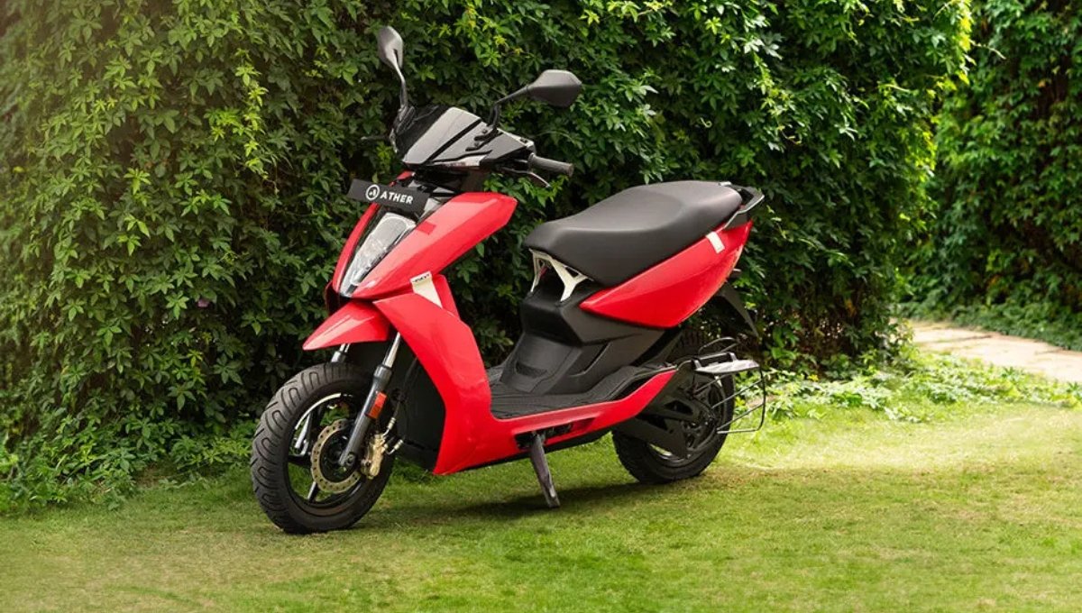 Ather 450X: 126 किमी माइलेज और दमदार परफॉर्मेंस के साथ अब आपकी जेब में, कीमत Rs 1.55 लाख