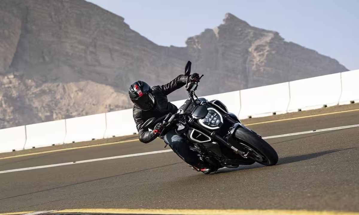 Ducati Diavel V4
