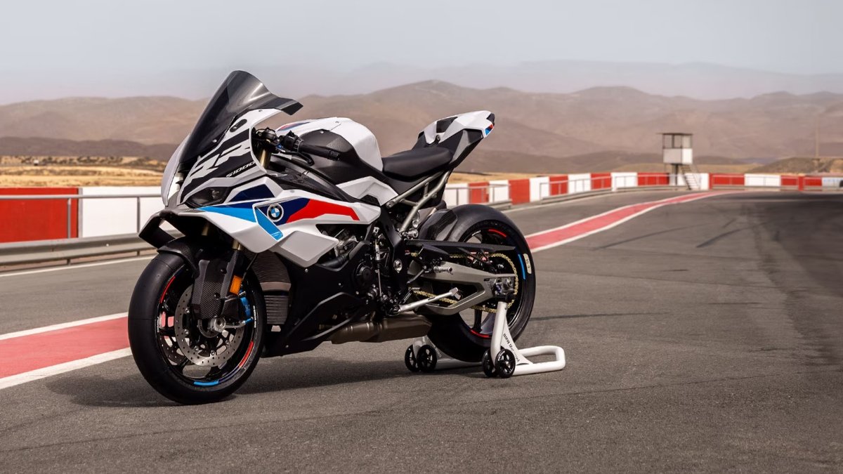 BMW S 1000 RR कीमत और फीचर्स: Rs 20.75 लाख की इस बाइक में छिपी है रेसिंग ट्रैक की आत्मा