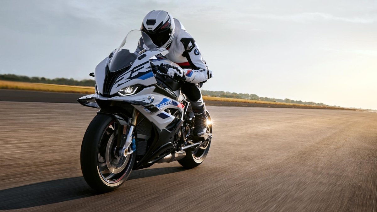 BMW S 1000 RR कीमत और फीचर्स: Rs 20.75 लाख की इस बाइक में छिपी है रेसिंग ट्रैक की आत्मा