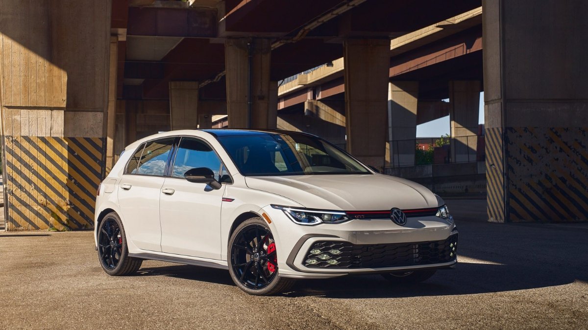 Volkswagen Golf GTI: Rs 35 लाख में मिले स्पोर्ट्स कार जैसी रफ्तार और हाई-टेक फीचर्स का शानदार कॉम्बिनेशन
