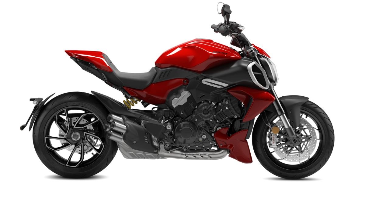 Ducati Diavel V4: 18.2 किमी/लीटर माइलेज और Rs25 लाख की कीमत में दमदार सुपरबाइक
