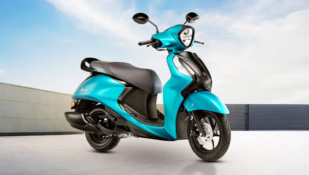 Yamaha Fascino 125 Fi Hybrid: अब चलेगा 68.75 kmpl का स्टाइलिश जादू, कीमत RS79,900 से शुरू