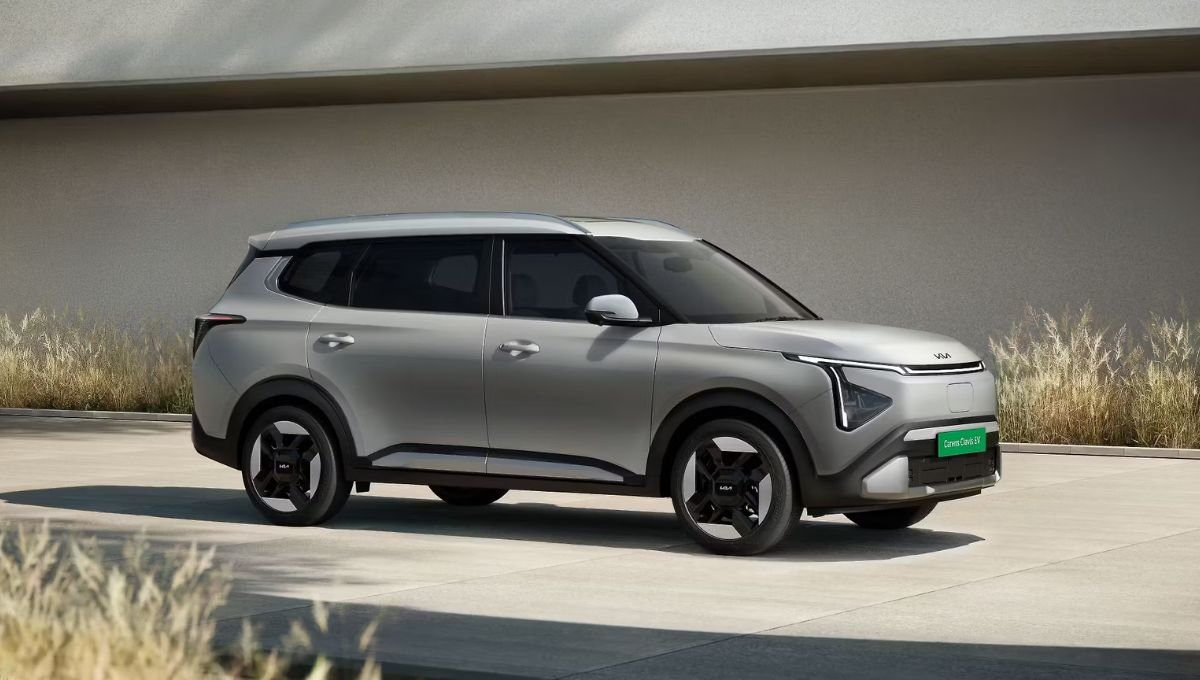 Kia Carens Clavis EV: Rs15 लाख में मिलेगी 490 KM की जबरदस्त रेंज और 7 सीटों वाला लग्ज़री आराम