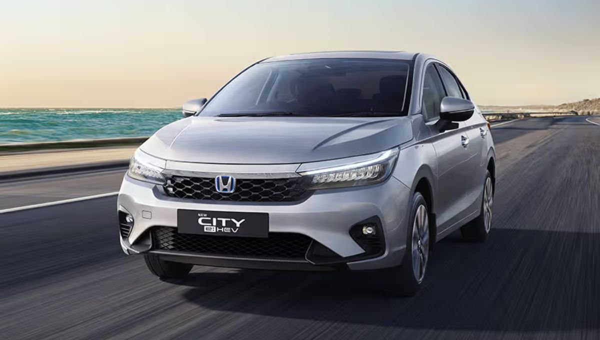 Honda City Hybrid: जब स्टाइल मिले स्मार्ट टेक्नोलॉजी से, माइलेज 27.13 kmpl और कीमत Rs18.89 लाख से शुरू