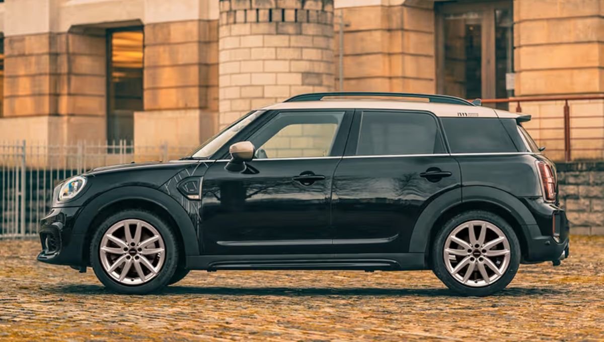 Mini Cooper Countryman: 14.34 kmpl माइलेज और Rs48.10 लाख की लग्ज़री SUV